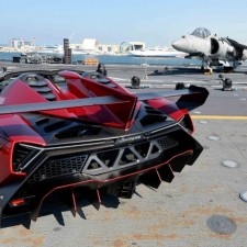 Lamborghini introduces Veneno Roadster